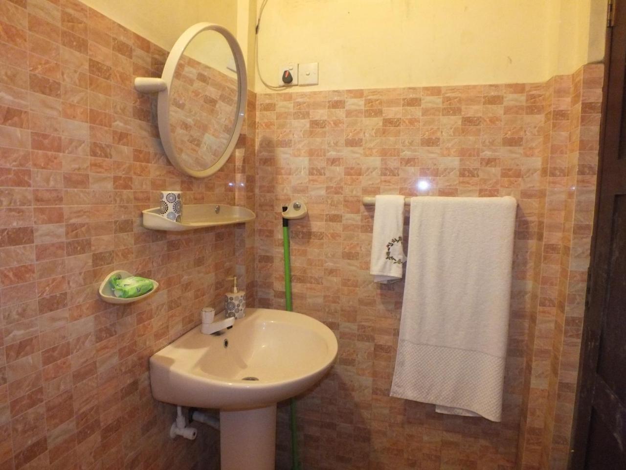 Hillsview Rest & Guest House Матале Екстериор снимка