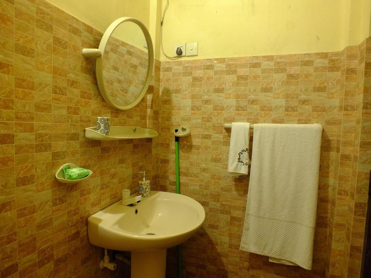 Hillsview Rest & Guest House Матале Екстериор снимка