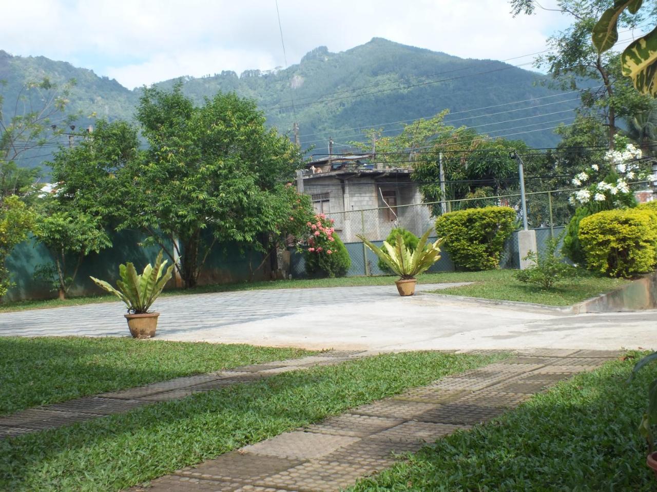 Hillsview Rest & Guest House Матале Екстериор снимка