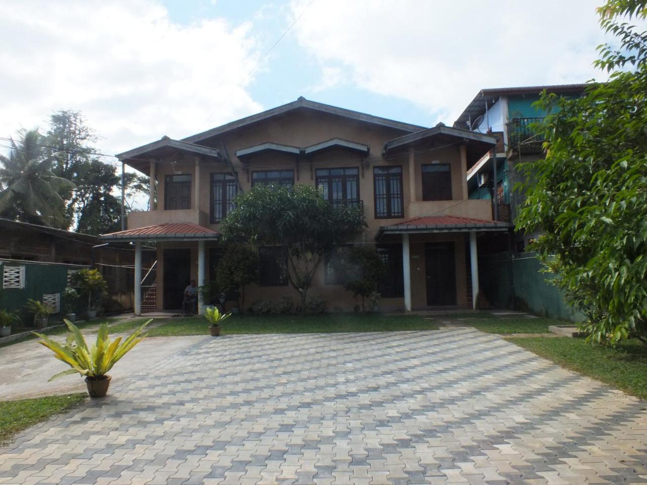 Hillsview Rest & Guest House Матале Екстериор снимка