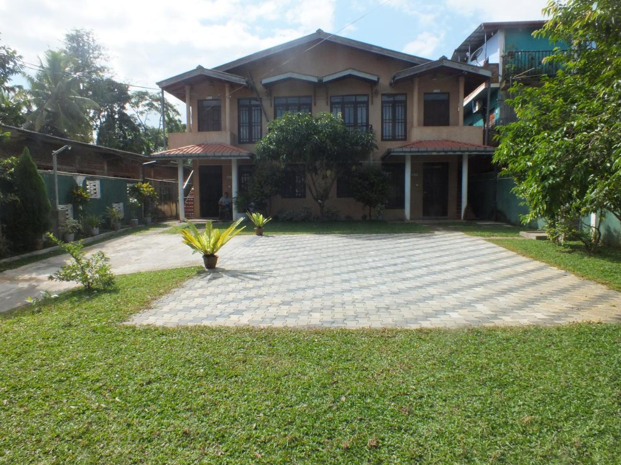 Hillsview Rest & Guest House Матале Екстериор снимка
