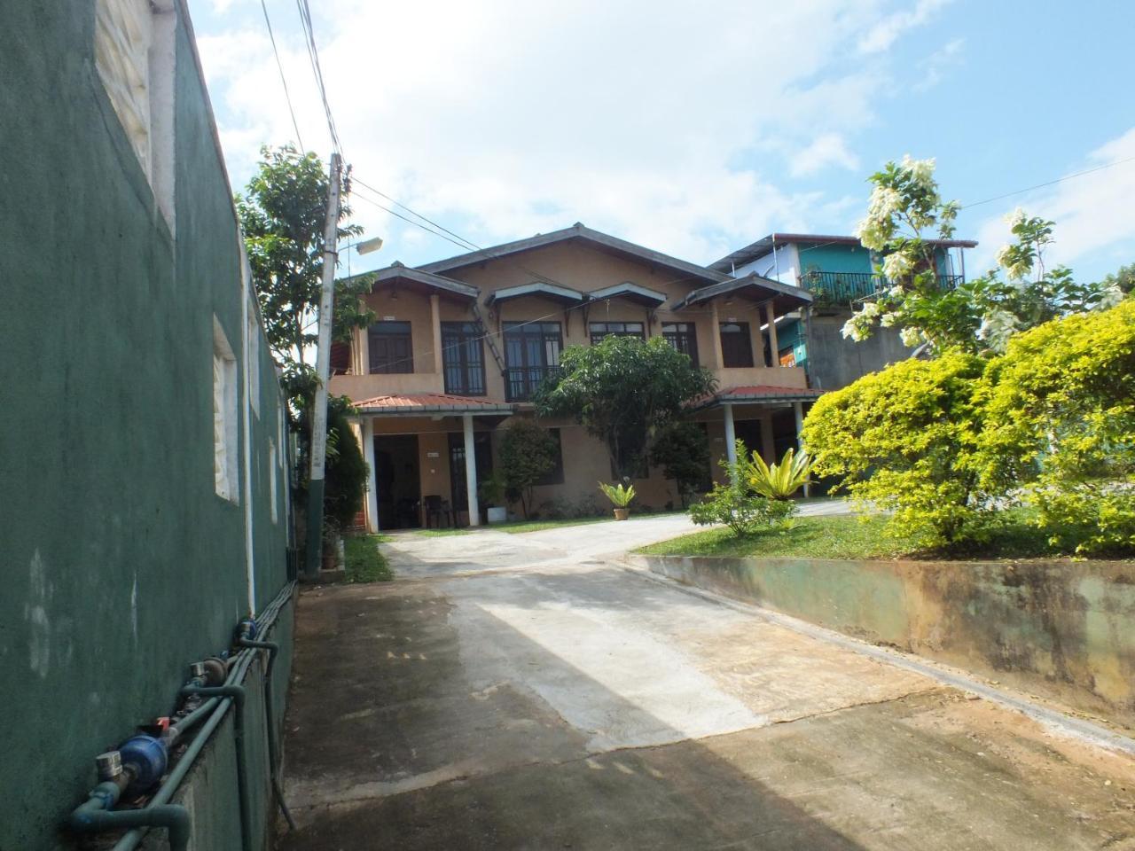 Hillsview Rest & Guest House Матале Екстериор снимка