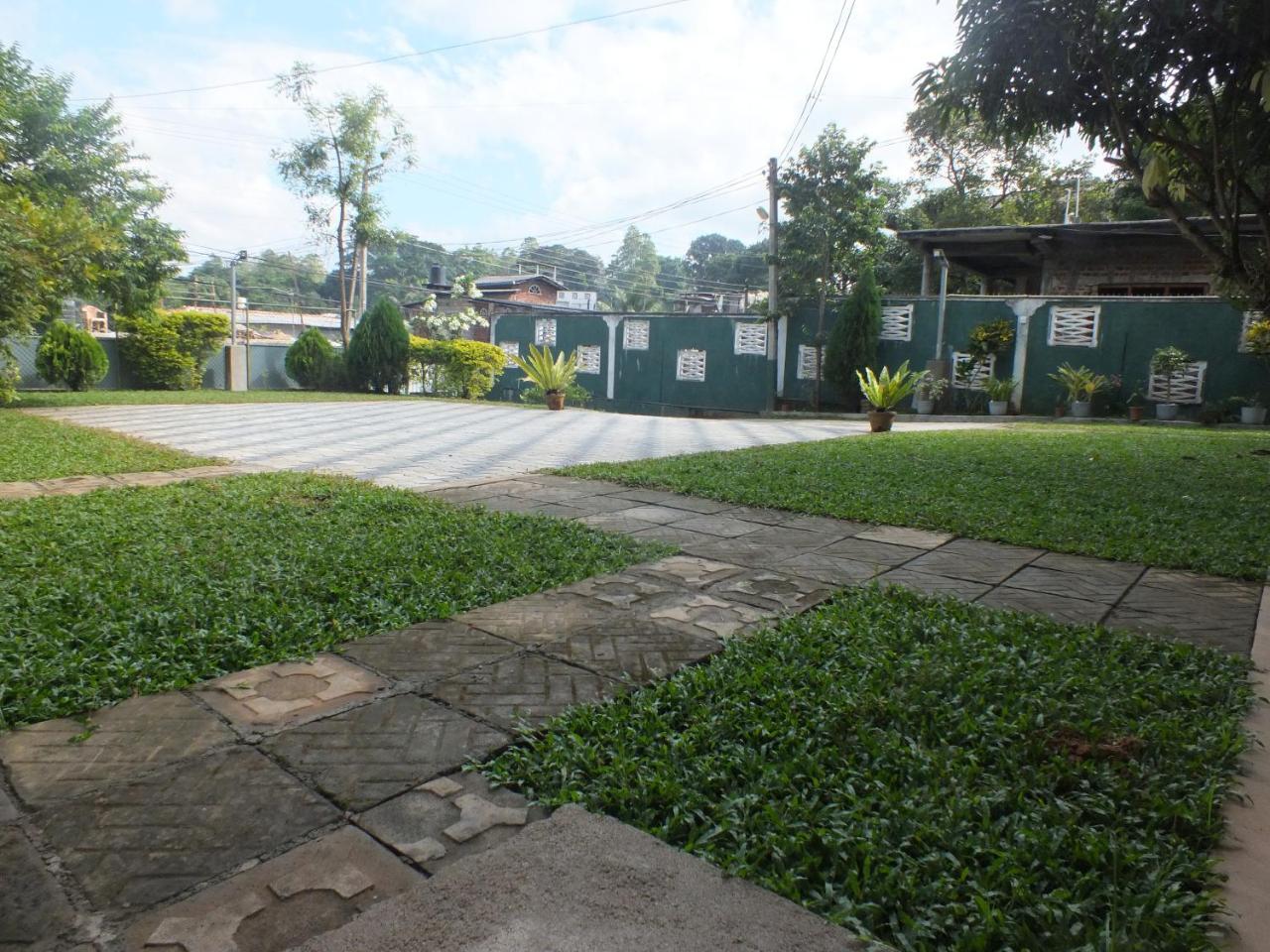 Hillsview Rest & Guest House Матале Екстериор снимка